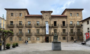 Palacio de Camposagrado (s. XVII).