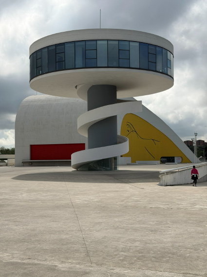 Centro Niemeyer (s. XXI).