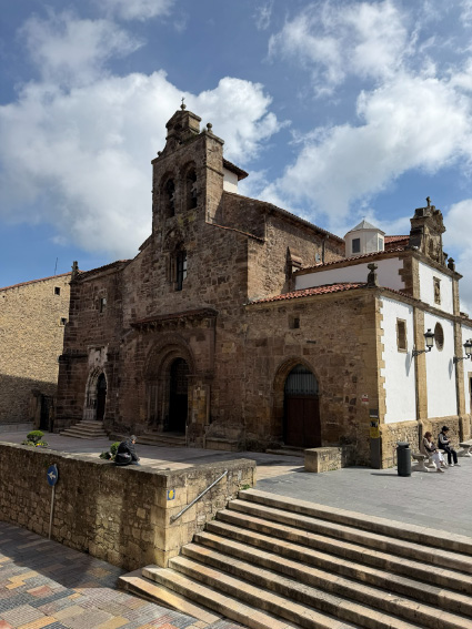 Iglesia de San Antonio (s. XIII).